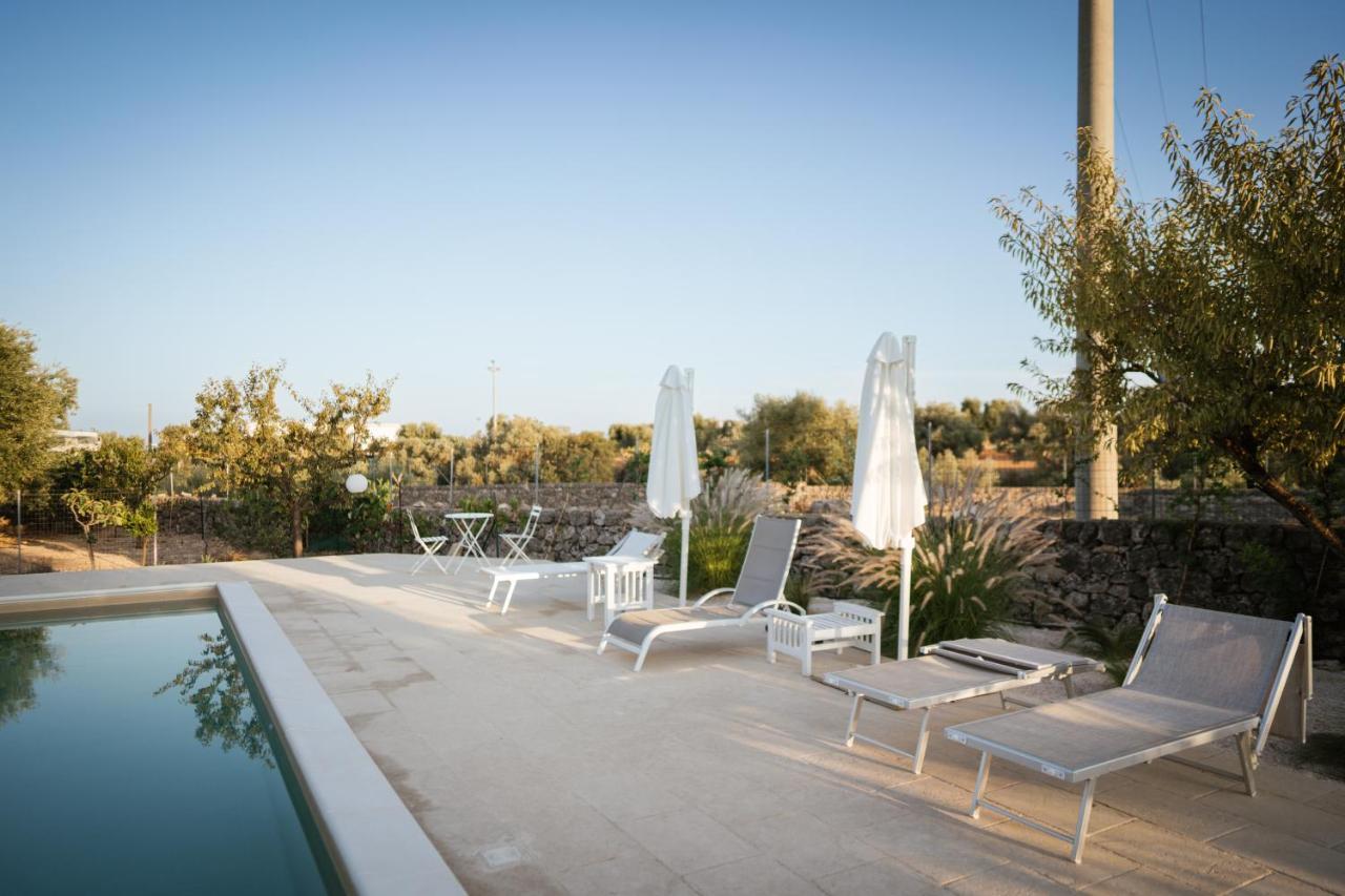 Prestigiosa Villa Con Piscina Condominiale Monopoli Eksteriør bilde