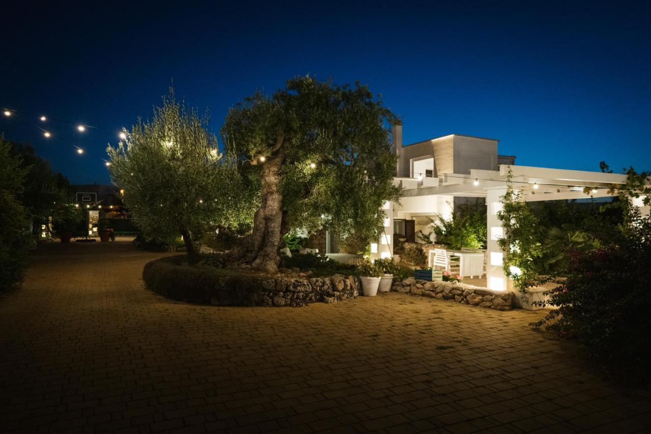 Prestigiosa Villa Con Piscina Condominiale Monopoli Eksteriør bilde